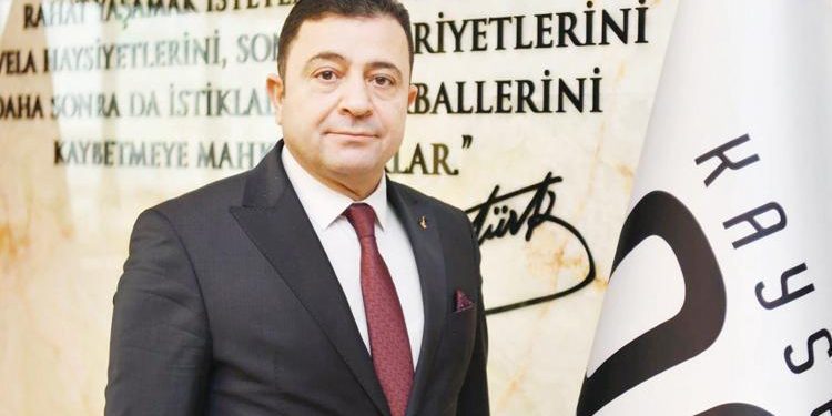 ‘İhracat rekoru tüm sanayicilerin başarısı’