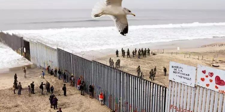 İki ülke anlaştı… ABD ve Meksika hudut geçişleri açık tutulacak