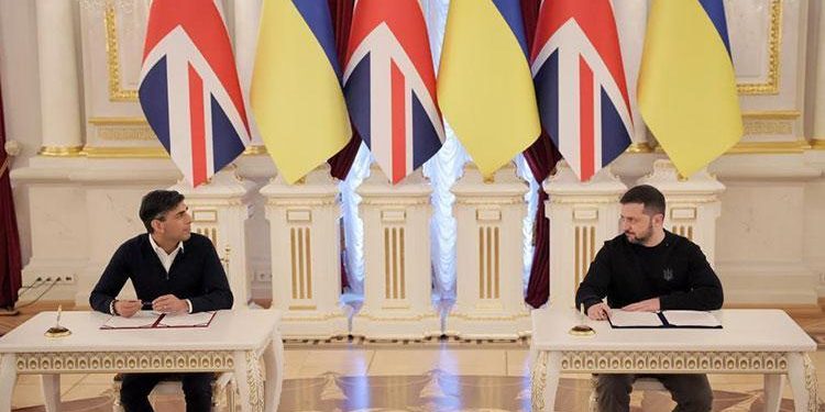 İngiltere’den Ukrayna’ya 2,5 milyar sterlinlik askeri dayanak