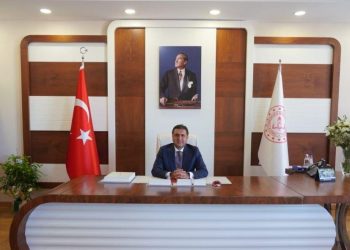 İstanbul Vilayet Ulusal Eğitim Müdürü Murat Mücahit Yentür kimdir, kaç yaşında, hangi vazifelerde bulundu?