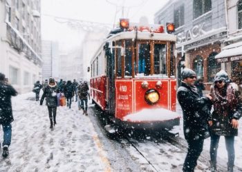İstanbul’da kar başladı mı, nerede yağıyor? İstanbul’a kar yağışı ne kadar sürecek?