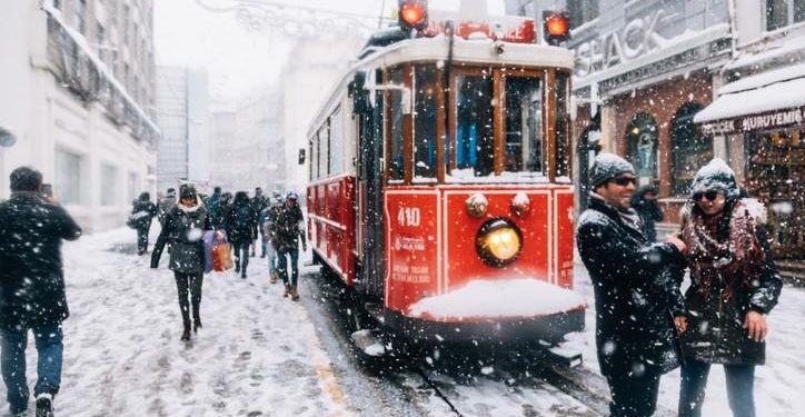 İstanbul’da kar başladı mı, nerede yağıyor? İstanbul’a kar yağışı ne kadar sürecek?
