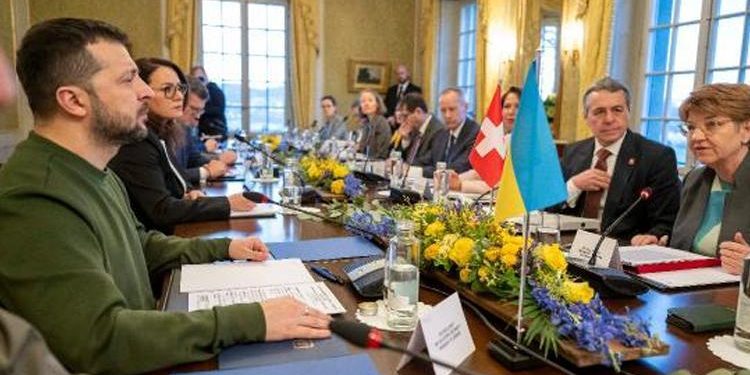 İsviçre’de Rusya-Ukrayna tepesi