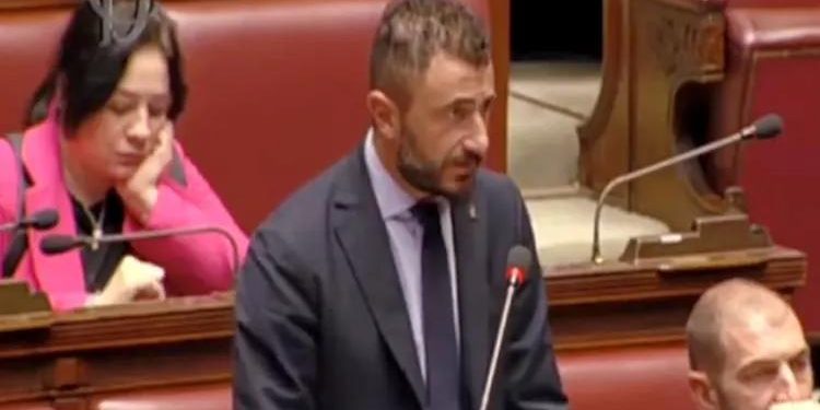 İtalya’nın konuştuğu skandal: Vekilin silahı ateş aldı, bir kişi yaralandı! Teste girmemek için dokunulmazlığını kullandı