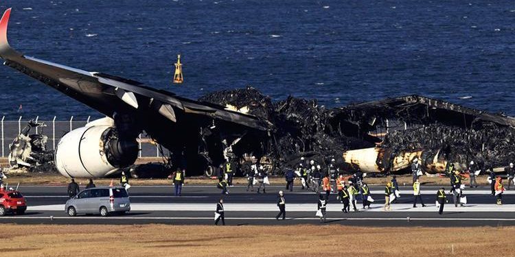 Japonya’daki uçak kazasında büyük skandal! Piste giriş müsaadesi yokmuş…