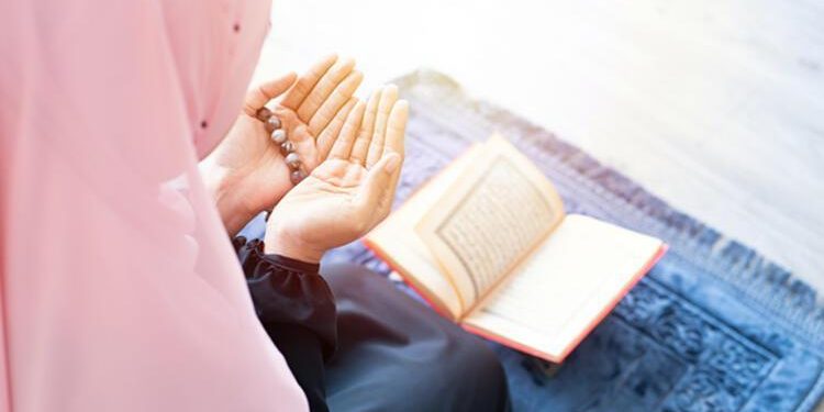 Kandil namazına nasıl niyet edilir? Regaip Kandili namazı niyeti nasıl getirilir? İşte Diyanet bilgisi!