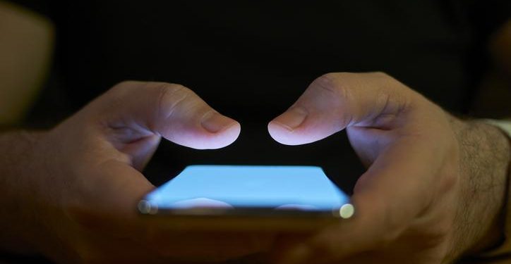 Karne günü telefon götürmek yasak mı? Karne günü okula telefon götürmek ve MEB’in okullarda telefon kullanımı kararı