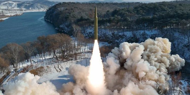 Kuzey Kore’den hipersonik füze denemesi