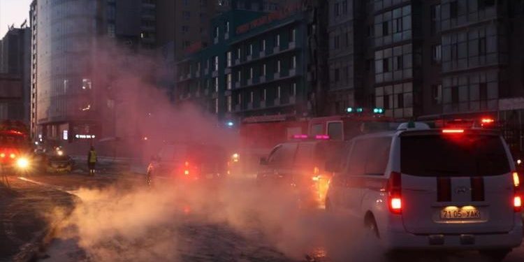 Moğalistan’ı sarsan facia! Arabaya çarpan 60 ton LNG yüklü tanker patladı