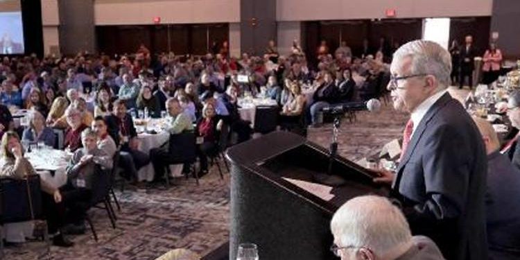 Ohio reşit olmayan gençlere ‘cinsiyet değiştirme’ ameliyatı yasakladı