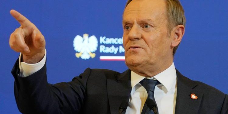 Polonya’yı ayağa kaldıran cisim! Acil toplandılar…