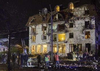 Rusya S-300 füzeleriyle Ukrayna’daki oteli amaç aldı