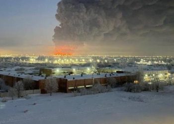 Rusya’da dev yangın: 50 bin metrekarelik alana yayıldı