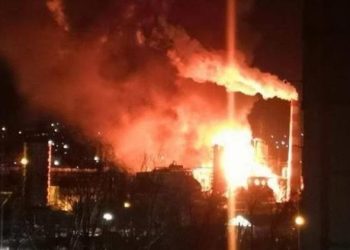 Rusya’da petrol rafinerisinde yangın! Uçuşlar durdu…