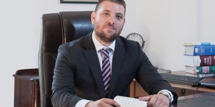 Seçil Erzan’ın eski sevgilisi Candaş Gürol kimdir, ne iş yapıyor? Mesleği ve biyografisi!