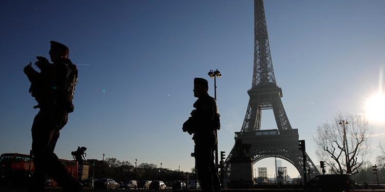 Siyahi gence copla saldıran polisler için karar verildi