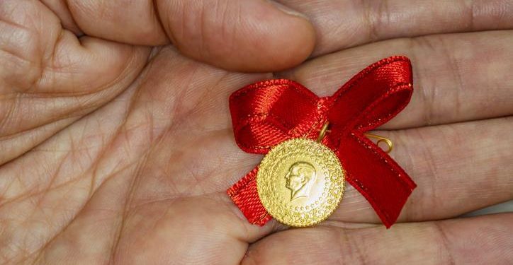 SON DAKİKA HABERLER | ALTIN FİYATLARI SON DURUM: Altın fiyatları bugün ne kadar, kaç TL oldu?… Çeyrek, ons, gram altın fiyatları canlı ve anlık kıymetler