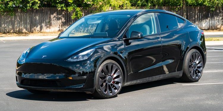 Tesla’dan büyük indirim! Yüzde 6 oranında fiyatları düşürdü