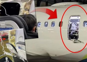 Uçak havadayken acil çıkış kapısı patladı! Yolcular o anları anlattı: ‘Soluma baktım, yan taraftaki duvar yok olmuştu’