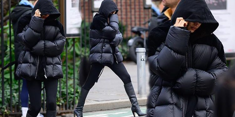 Ünlü modelin aşk saklambacı… Her gün diğeriyle fakat aklı kızının babasında!