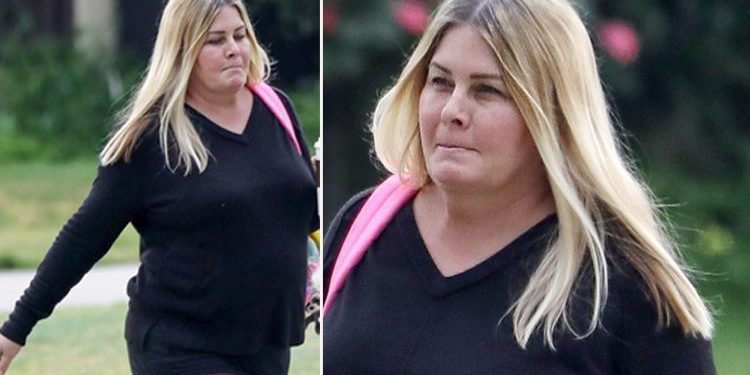 Ünlü oyuncu parasız kalınca meskenini satmıştı, artık kanser oldu: Küçük kızım için savaşacağım!