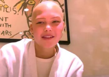 Ünlü yıldızın 19 yaşındaki kızı kansere yakalandı… Bütün bunlar bir gün bitecek…Her şeye karşın yaşamak gerek