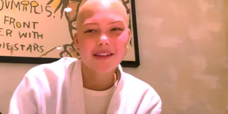 Ünlü yıldızın 19 yaşındaki kızı kansere yakalandı… Bütün bunlar bir gün bitecek…Her şeye karşın yaşamak gerek