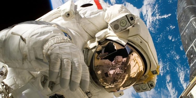 UZAYA NASIL GİDİLİR? Uzaya kaç günde gidiliyor, nasıl geri dönülür? İşte uzay seyahatinin tarihi geçmişi…