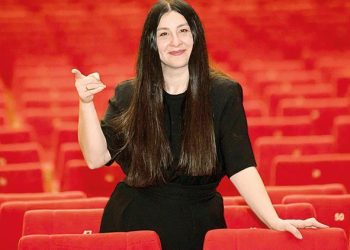 Yasemin Sakallıoğlu’ndan bir birinci