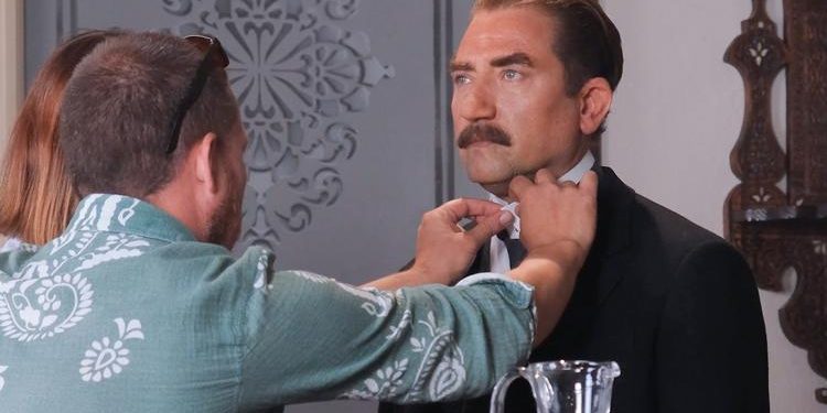 Yiğit Özşener’in Atatürk makyajı 6 hafta sürdü