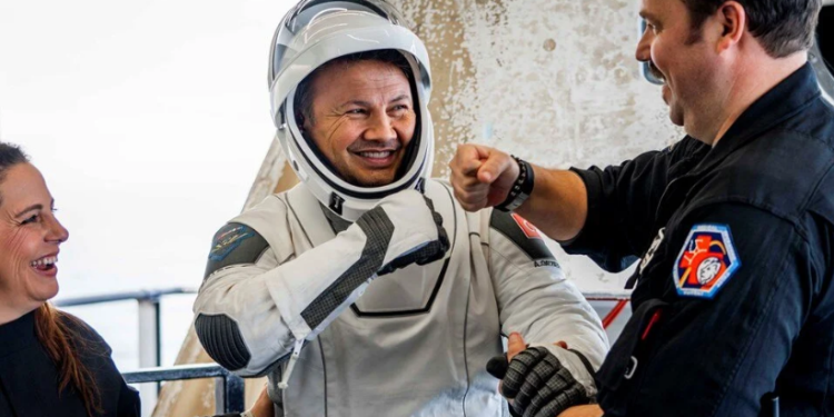 Alper Gezeravcı Dünya’ya döndü