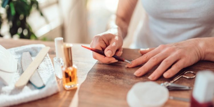 Bakımlı eller için mutlaka bilmeniz gereken 6 tırnak bakım kuralı