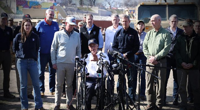 Teksas gerilimi sürüyor: 15 validen Biden’a karşı ‘gövde gösterisi’