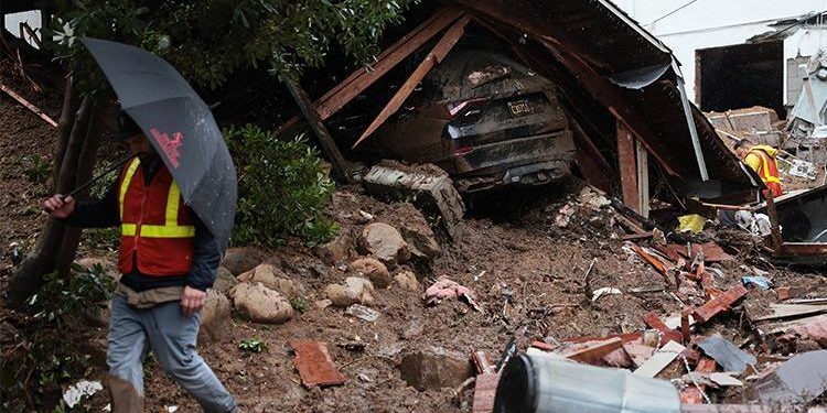 ABD’nin California eyaletini şiddetli fırtına vurdu: 3 meyyit