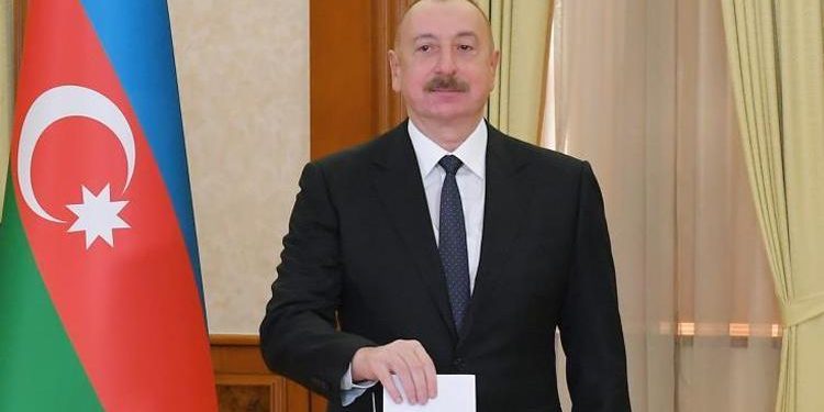 Aliyev oyunu işgalden kurtarılan Hankendi’de kullandı