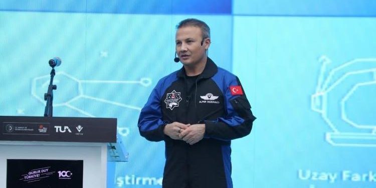 Alper Gezeravcı’nın birinci buluşması Konya Bilim Merkezi’nde