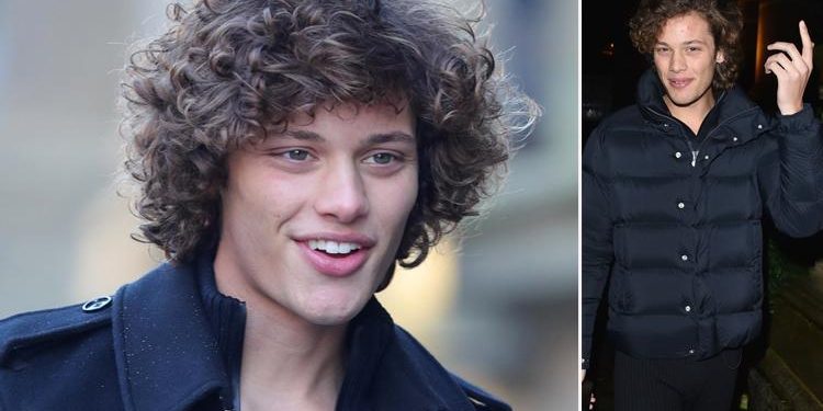 Altı yaşında öksüz kalmıştı… Keşke annen de görseydi bu kadar güzel ve yetenekli olduğunu