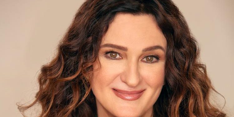 Anjelika Akbar’dan Dünya Bayanlar Günü’ne özel konser