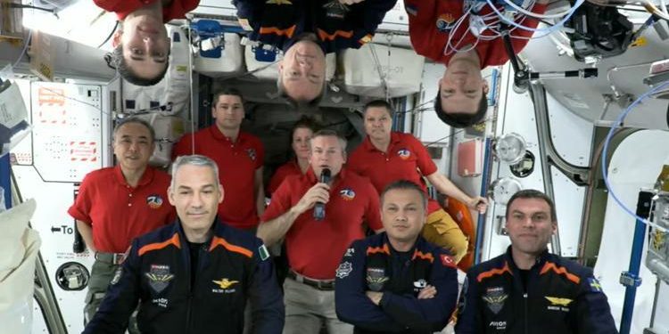 Astronot Alper Gezeravcı Dünya’ya dönüyor