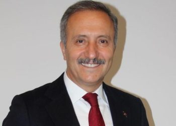 Aziz Yeniay kimdir, nereli, kaç yaşında, hangi partiden aday? Aziz Yeniay hayatı ve biyografisi!