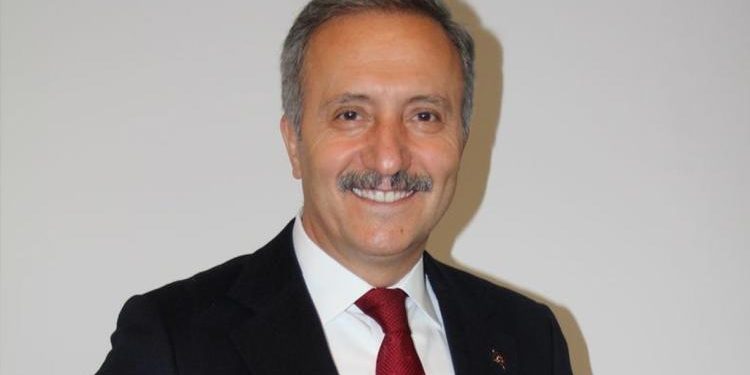 Aziz Yeniay kimdir, nereli, kaç yaşında, hangi partiden aday? Aziz Yeniay hayatı ve biyografisi!