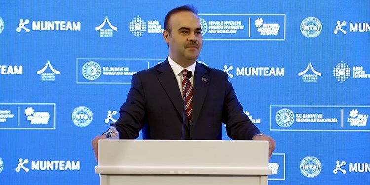 Bakan Kacır: Az metal ithalatında bağımlılığı azaltacağız