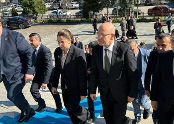 Bakan Şimşek, Bartın’da iş insanlarıyla bir ortaya geldi