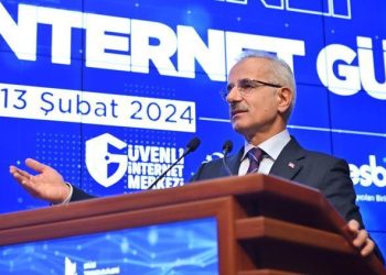 Bakan Uraloğlu’ndan ailelere davet: Çocuklarınızı internette yalnız bırakmayın…
