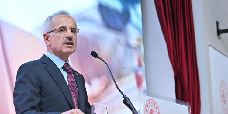Bakanı Uraloğlu: Yüksek süratte emniyetli sürüş sağlayacağız