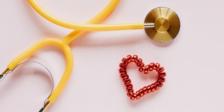 Bayan doktorların eğitime dayanağı ödüllendirildi