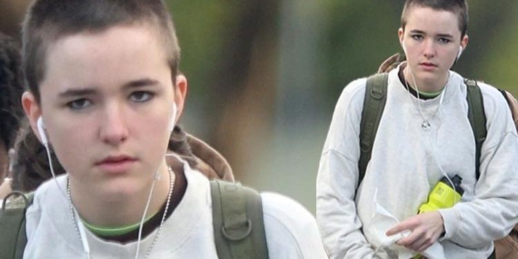 Boşanan ünlü çiftin kızı ‘biraz’ asi çıktı… Artık saçıyla uğraşmasına gerek kalmadı