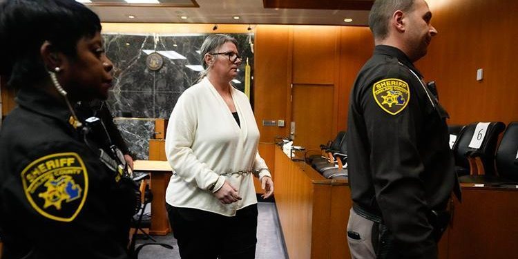 Bu bir ilk! Oğlunun gerçekleştirdiği silahlı katliamdan dolayı hatalı bulundu