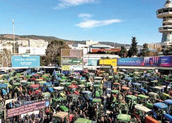 Çiftçi isyanı komşuya sıçradı