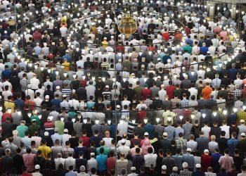 Cuma namazı ne kadar sürer? Cuma namazı saat kaçta biter?